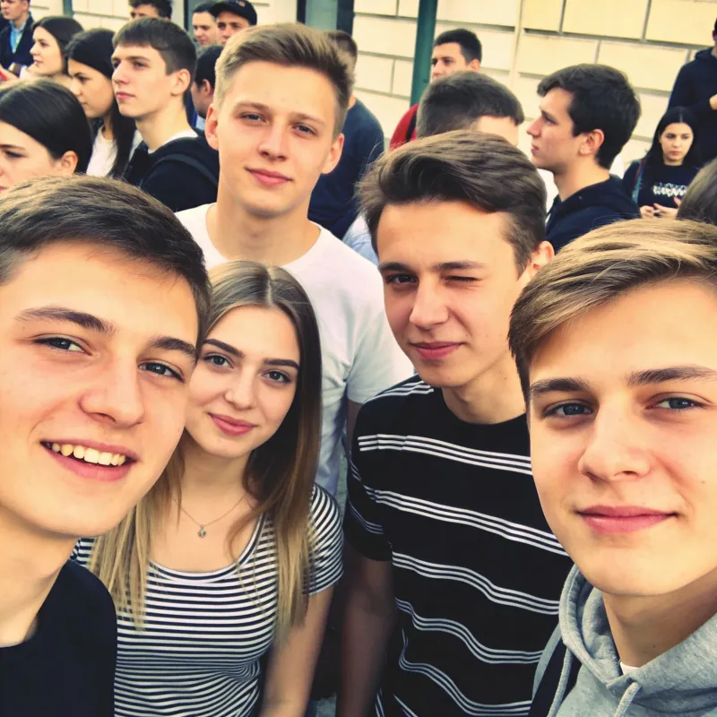 Нейрофотосессия с подругами: групповое фото до AI обработки